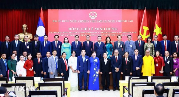 Thủ tướng Lê Minh Hưng: Quan hệ đặc biệt Việt Nam-Lào “được nuôi dưỡng từ nhân dân” 